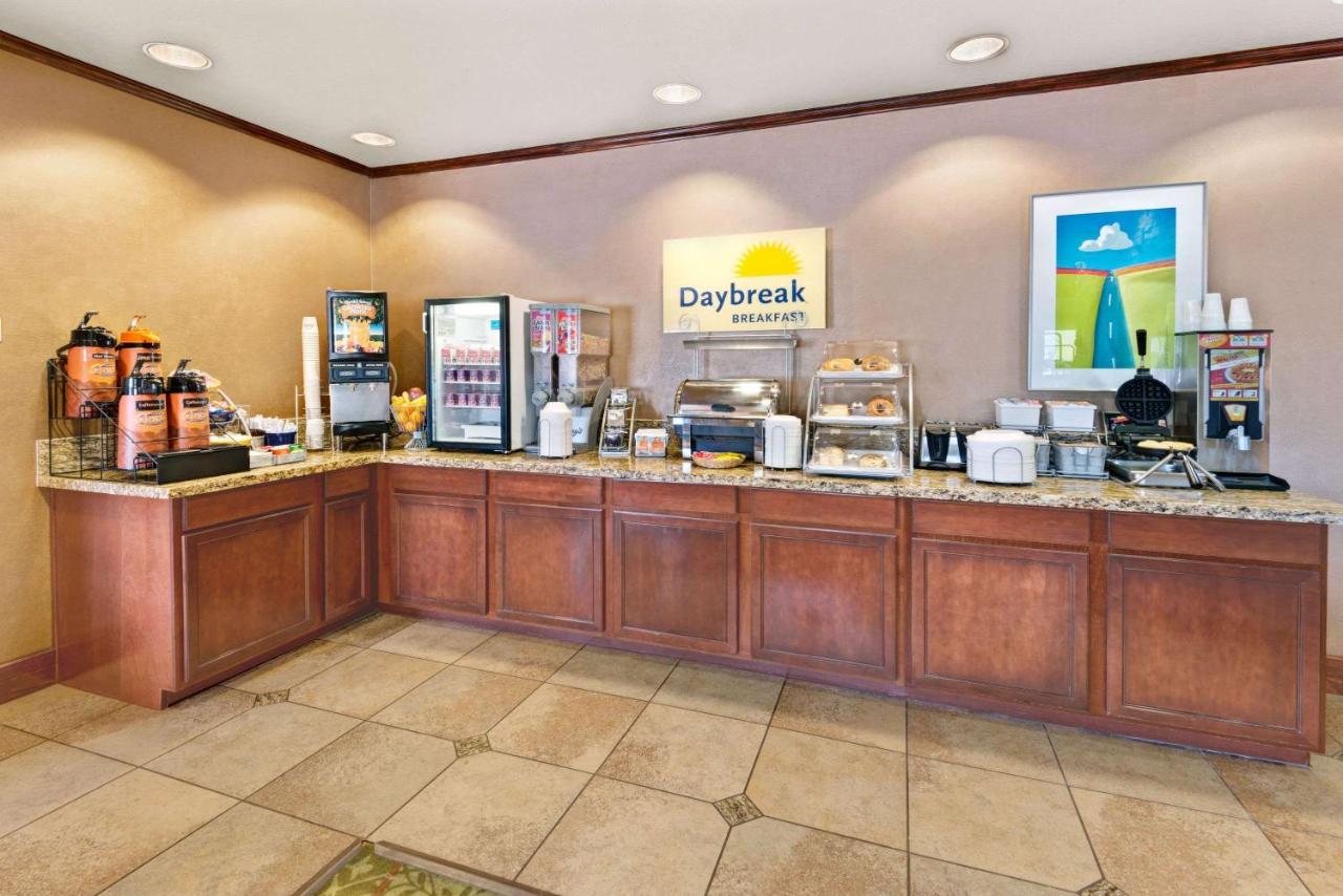Queen Room with Two Queen Beds - Non-Smoking at Days Inn by Wyndham Bernalillo