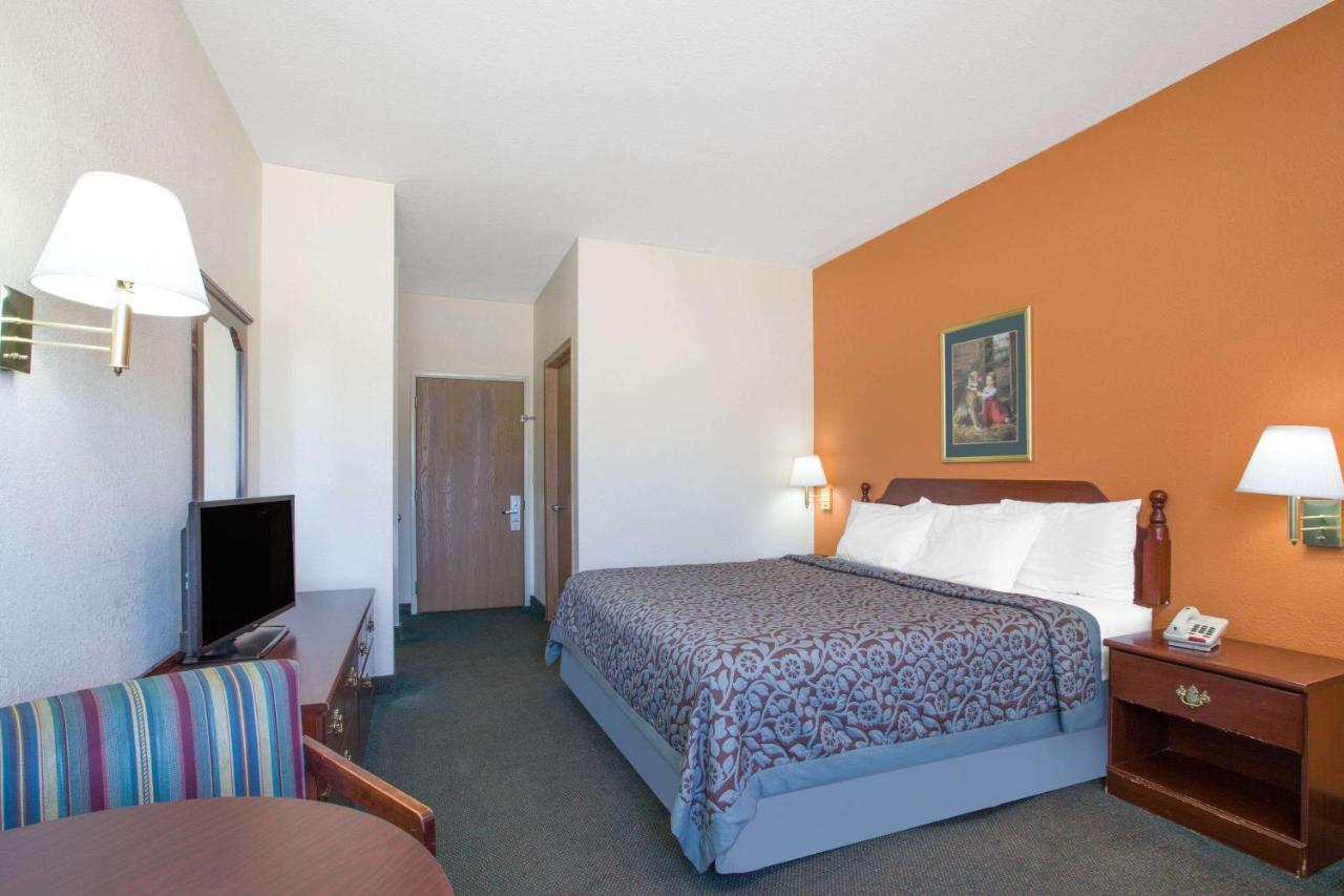 | Days Inn by Wyndham Butler