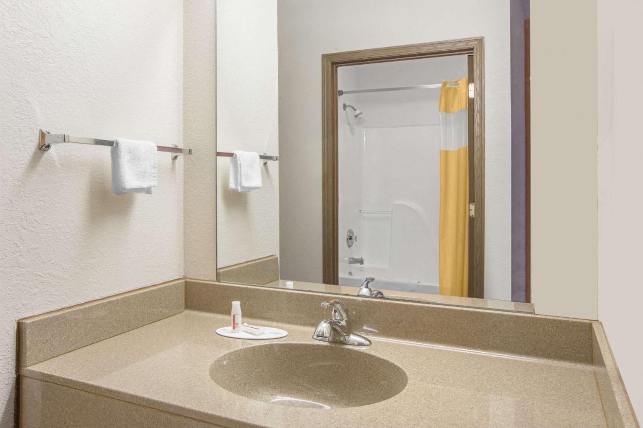 | Days Inn by Wyndham Butler