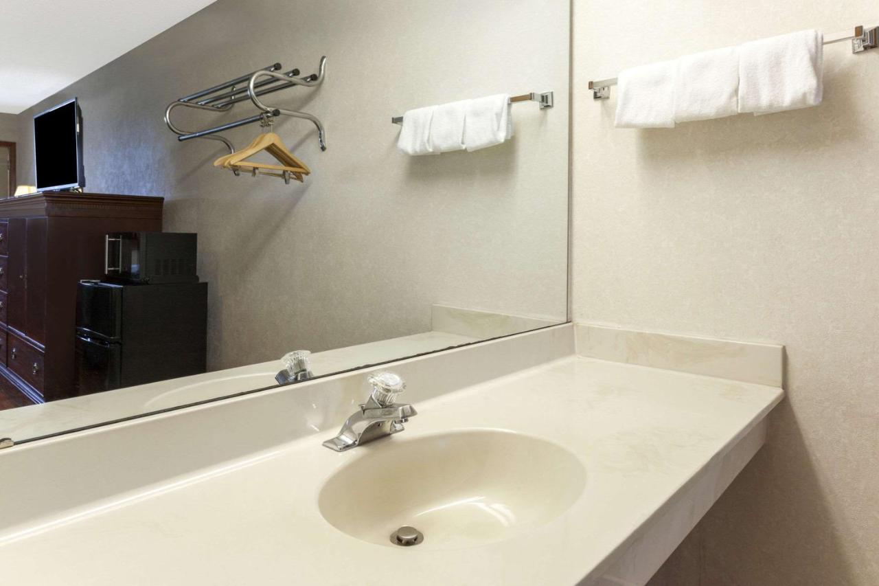  | Days Inn by Wyndham Maumee/Toledo