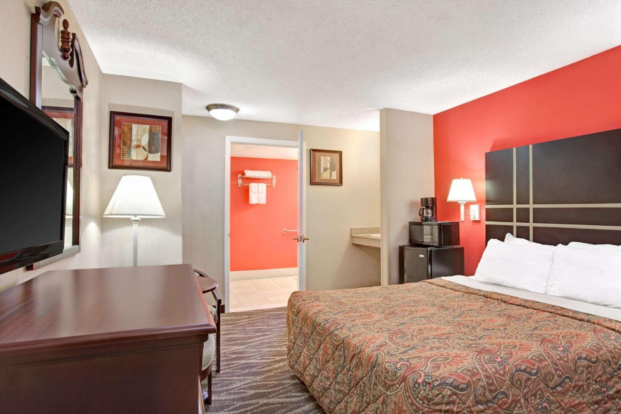 | Days Inn by Wyndham Ridgefield NJ