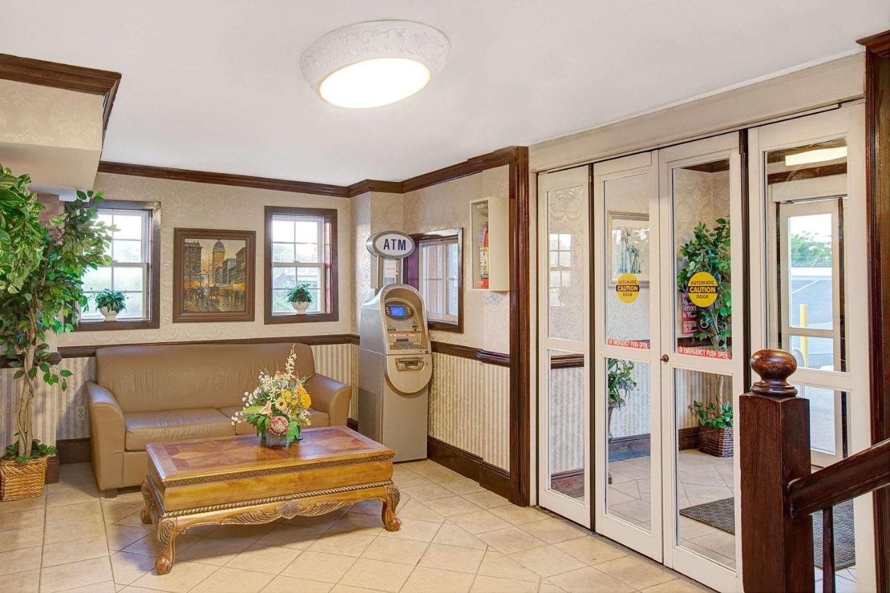 | Days Inn by Wyndham Ridgefield NJ