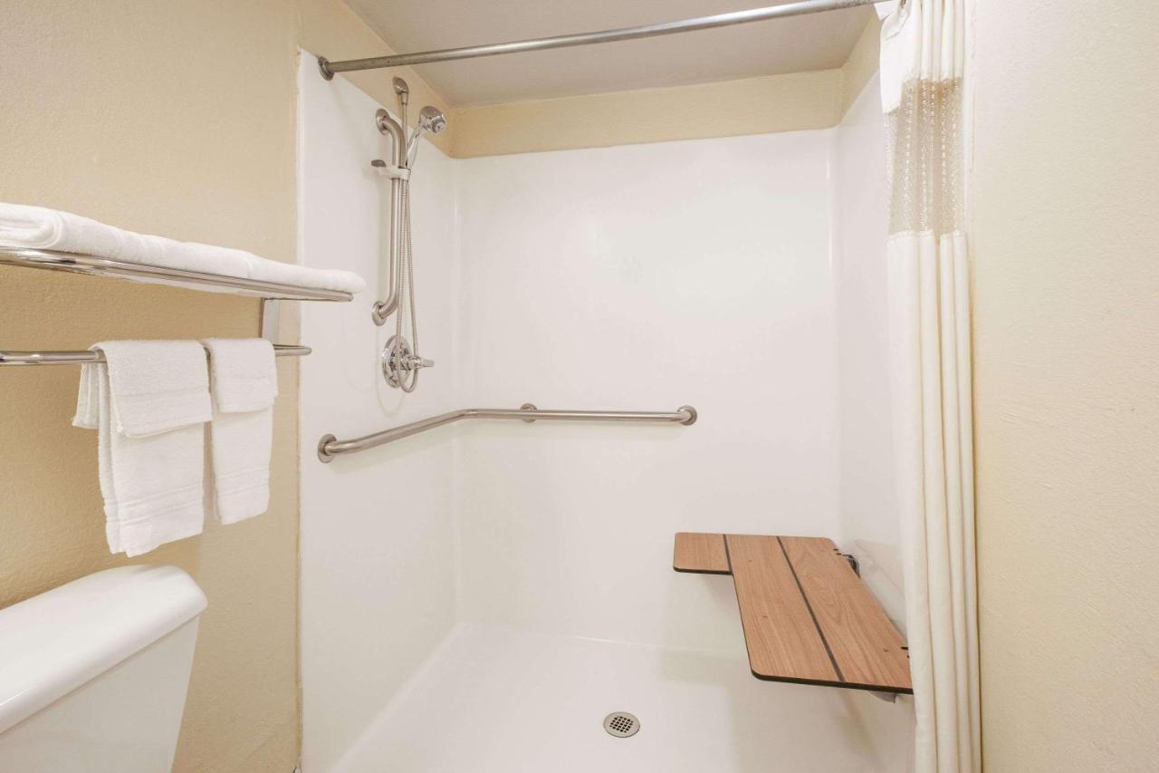 | Days Inn by Wyndham Okemah
