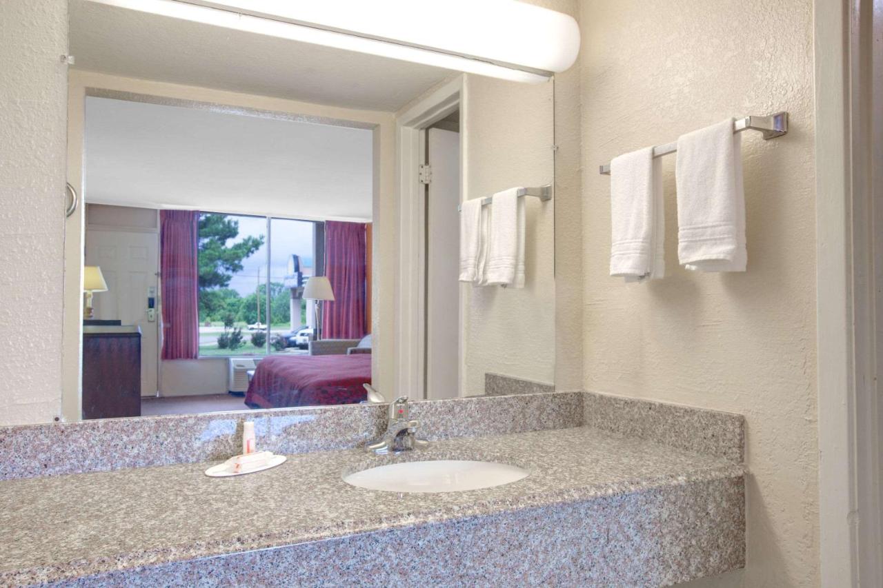 | Days Inn by Wyndham Okemah
