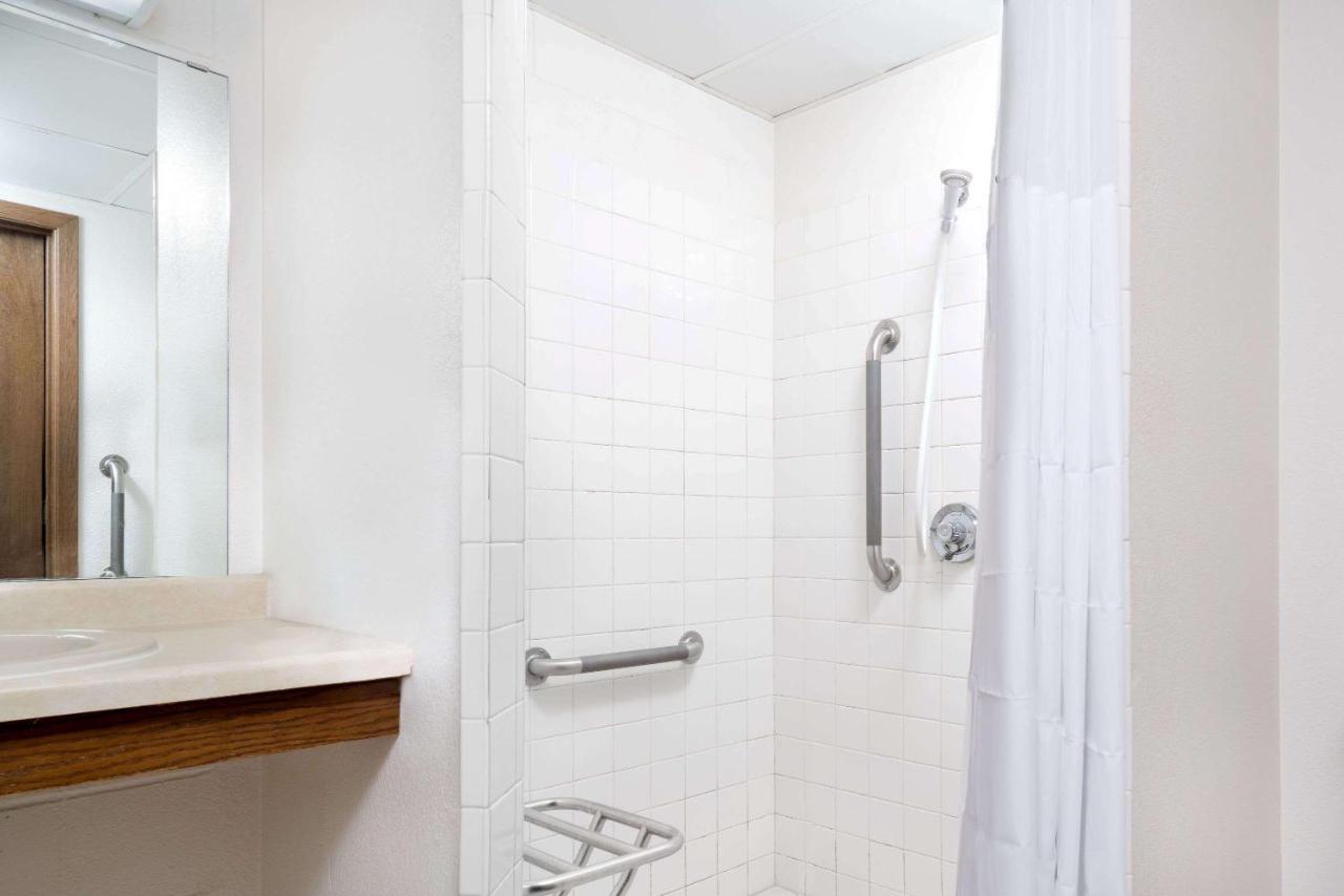 Double Room - Disability Access/Non-Smoking at Days Inn by Wyndham St Cloud