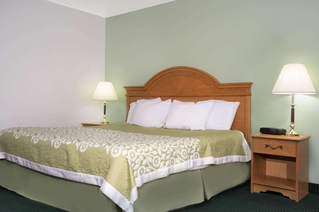 King Studio Suite - Non-Smoking at Days Inn by Wyndham St Cloud