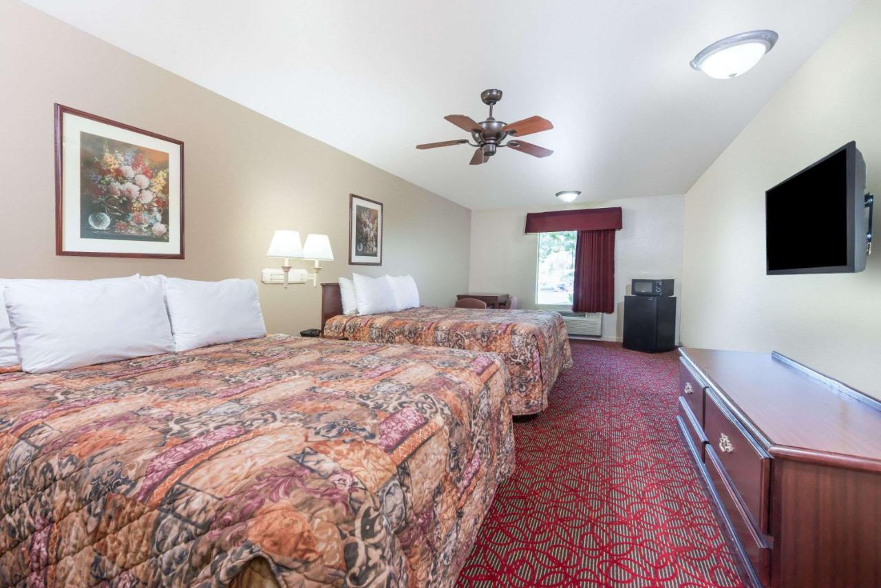 | Days Inn by Wyndham St Peters/St Charles