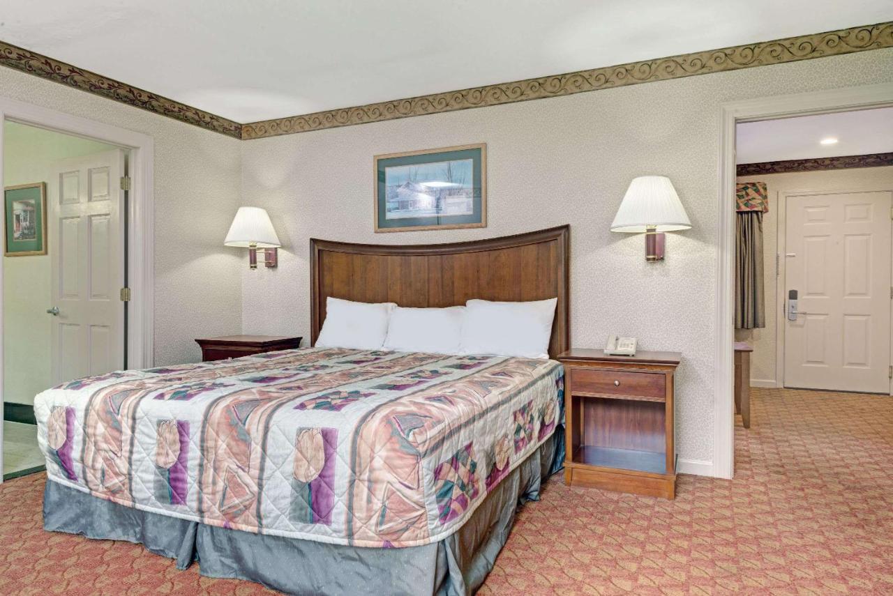 | Days Inn by Wyndham Ridgefield