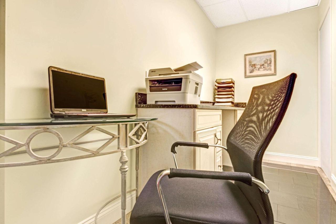 | Days Inn by Wyndham Ridgefield