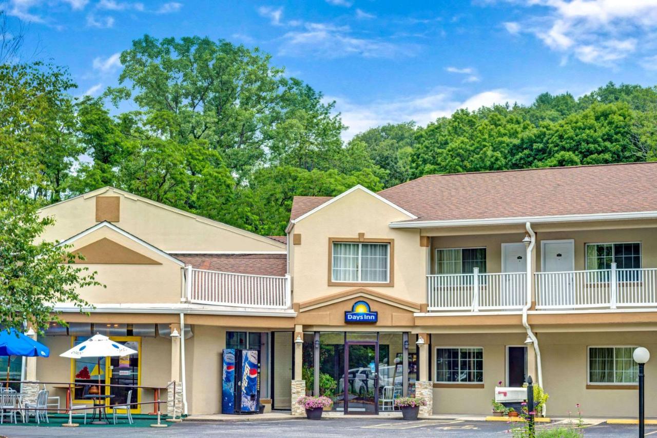 | Days Inn by Wyndham Ridgefield