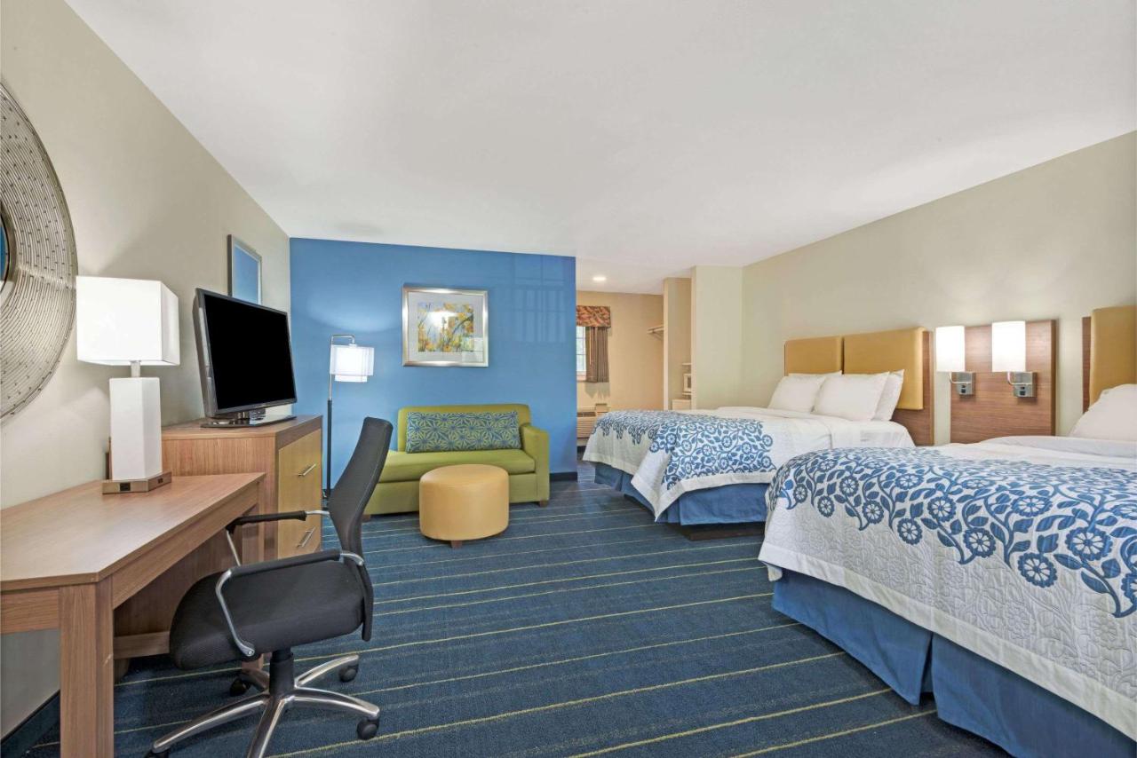 | Days Inn by Wyndham Ridgefield