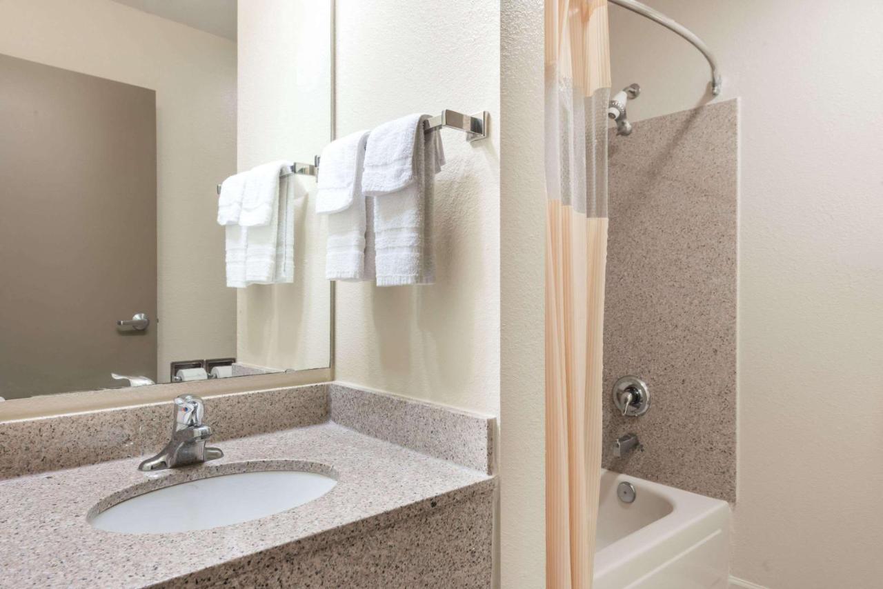  | Days Inn by Wyndham St Peters/St Charles