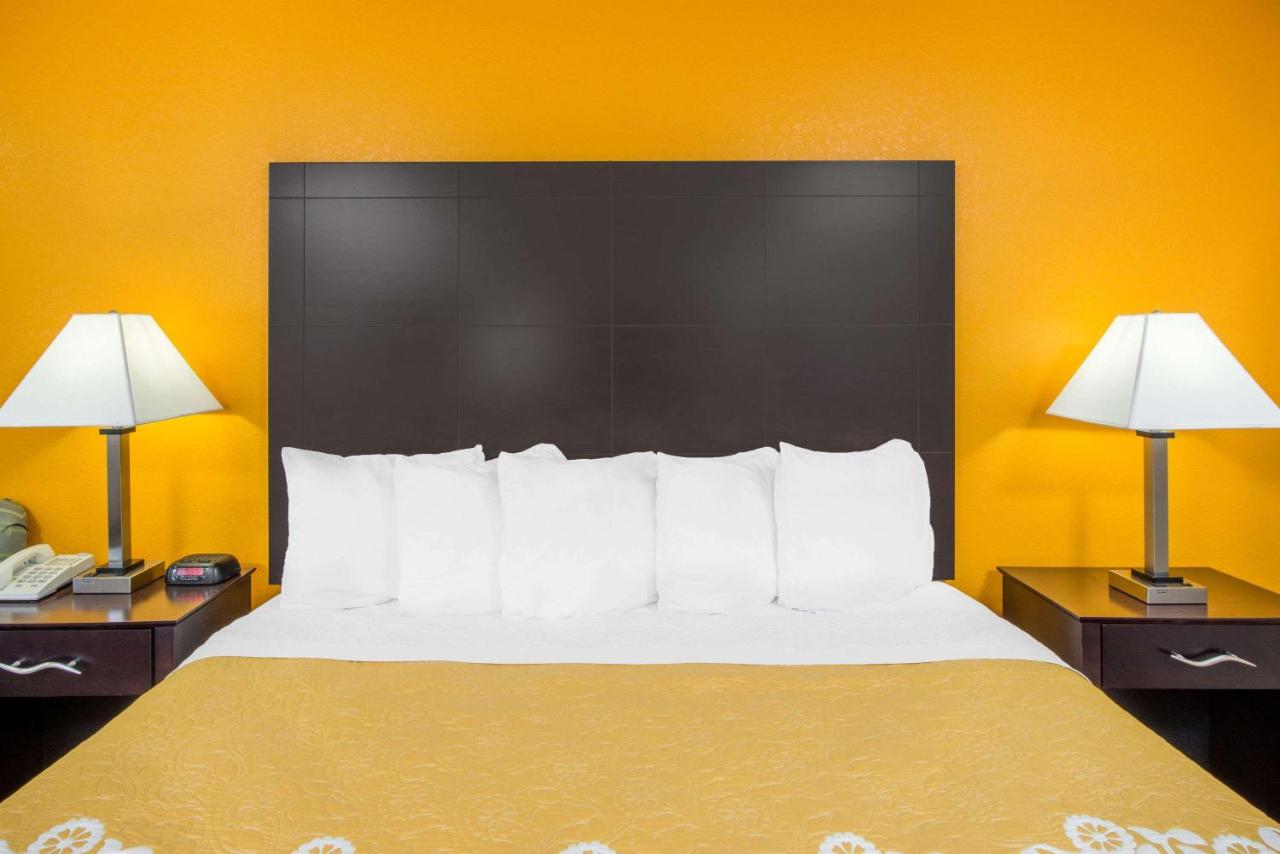 | Days Inn by Wyndham Calvert City