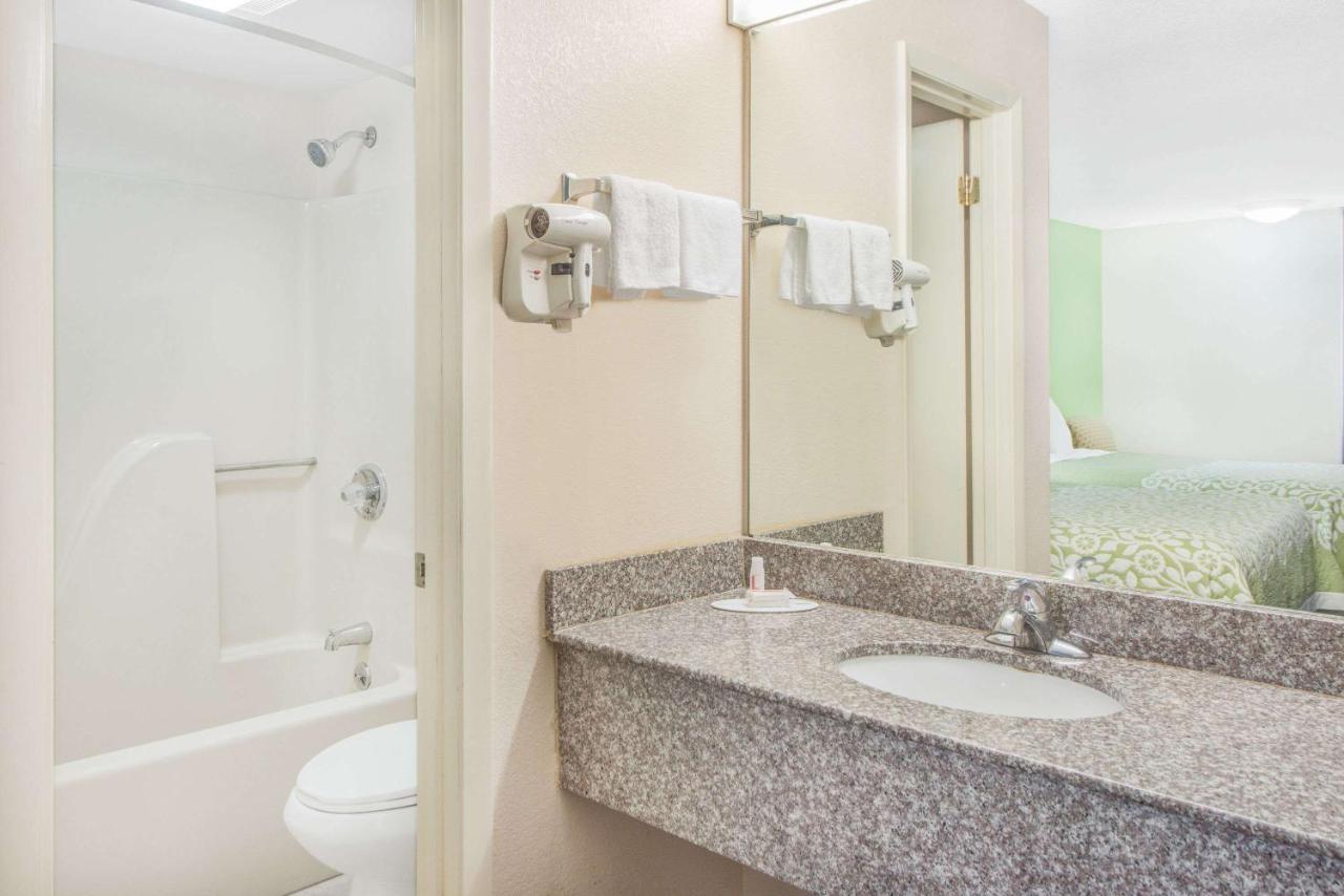  | Days Inn by Wyndham Calvert City