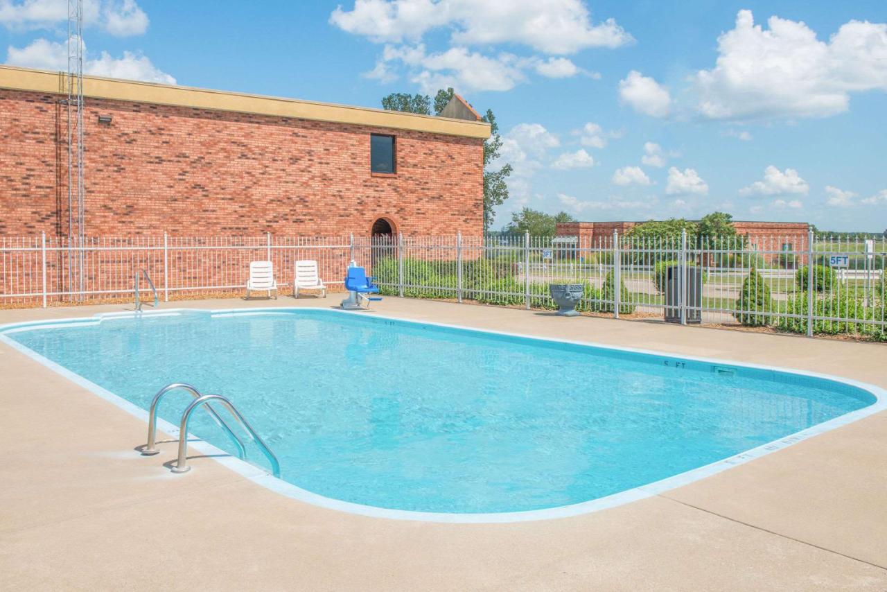 | Days Inn by Wyndham Calvert City