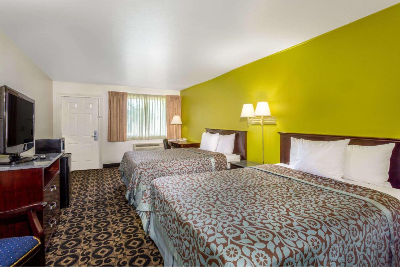 | Days Inn by Wyndham Delta