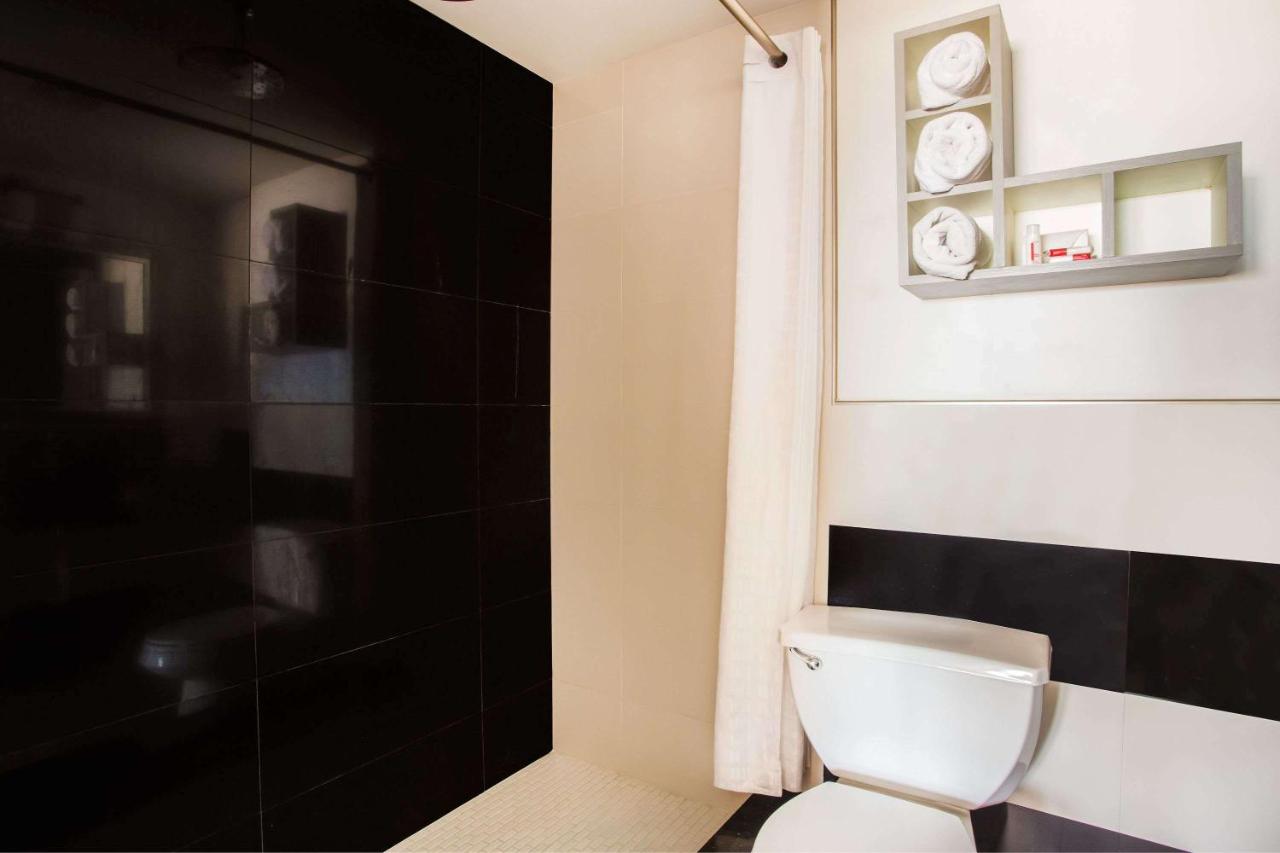 | Arya Blu Inn and Suites
