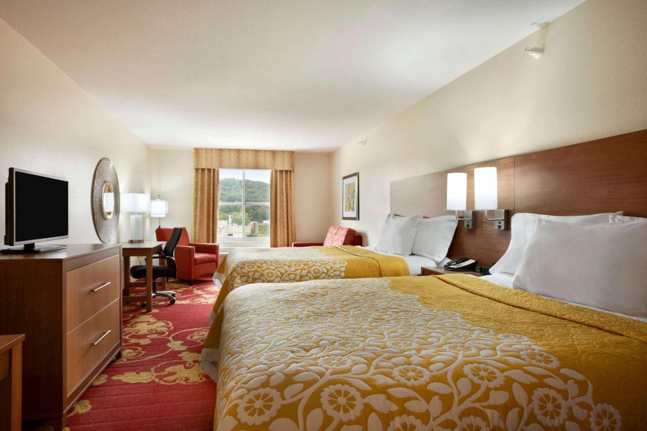 Studio Queen Suite - Non-Smoking at Days Inn & Suites by Wyndham Caldwell