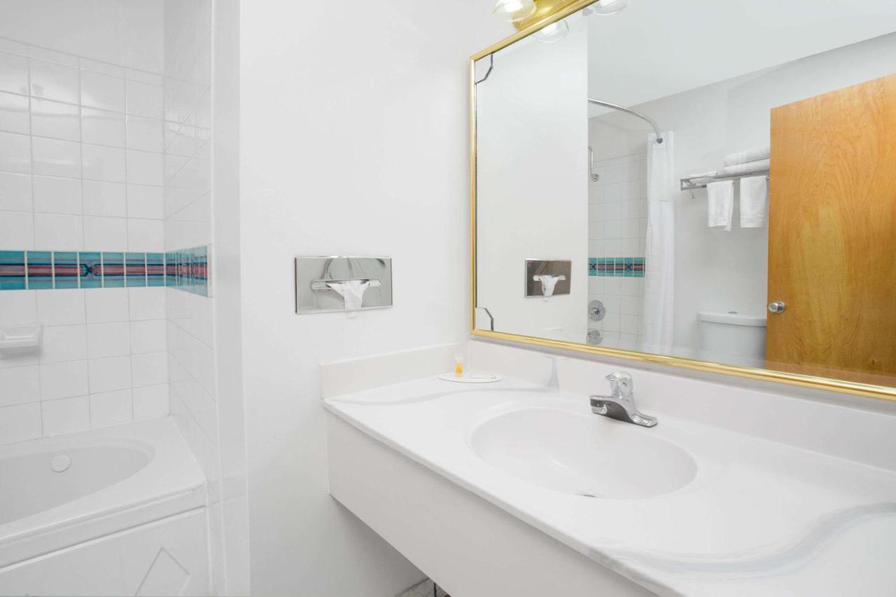Deluxe King Studio Suite - Non-Smoking at Days Inn & Suites by Wyndham Red Rock-Gallup