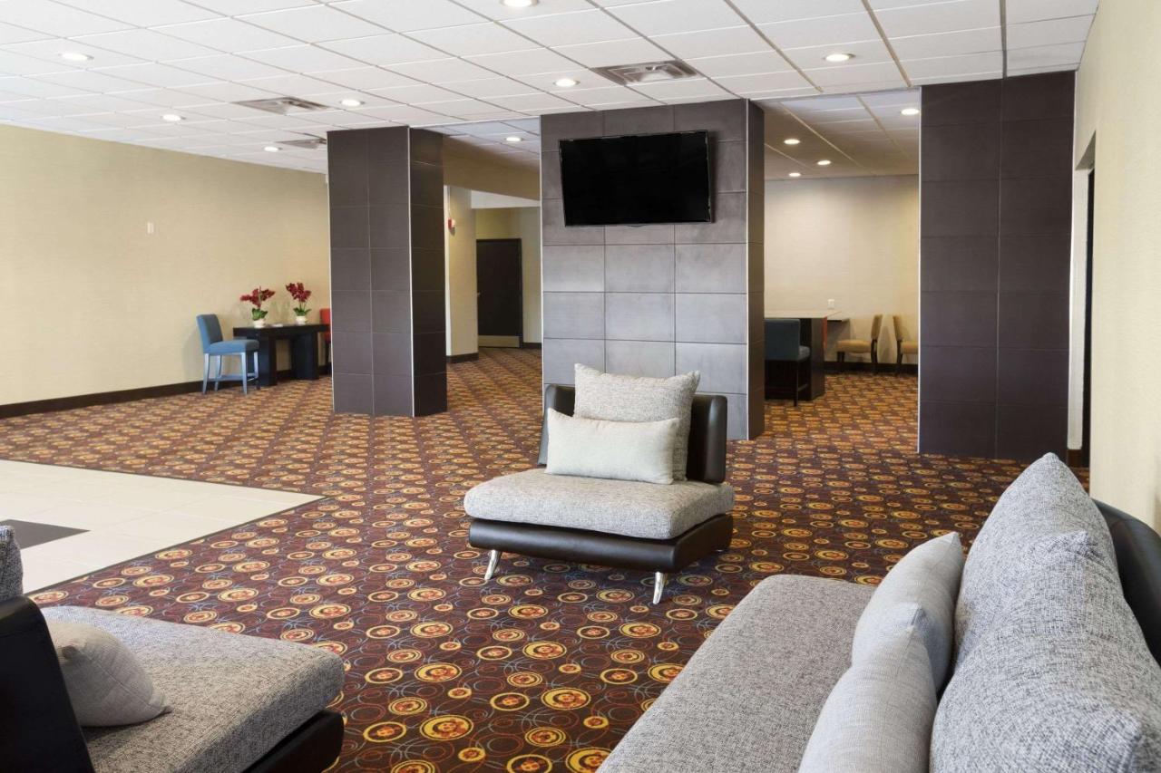 | Days Inn by Wyndham Henryetta