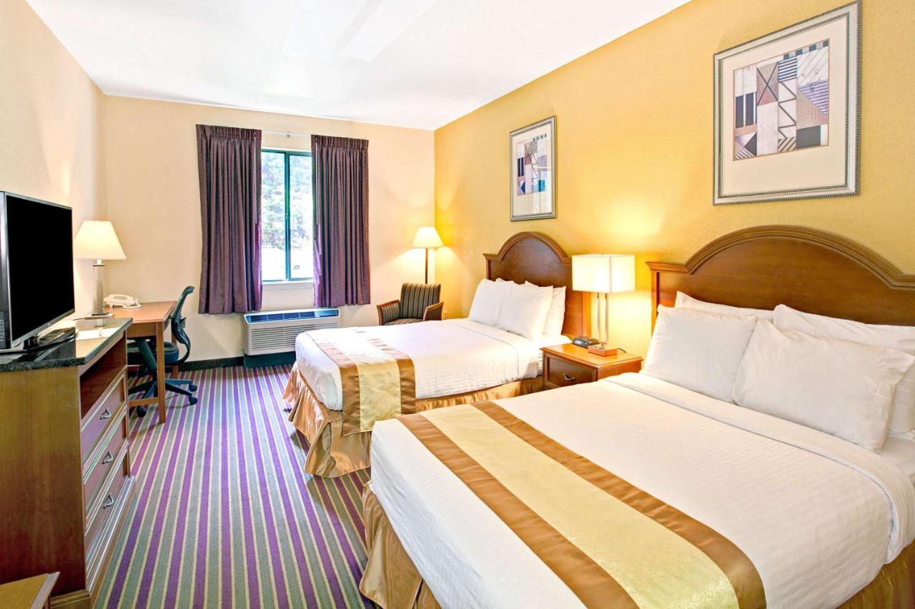 Double Room with Two Double Beds - Smoking at Days Inn & Suites by Wyndham Hickory
