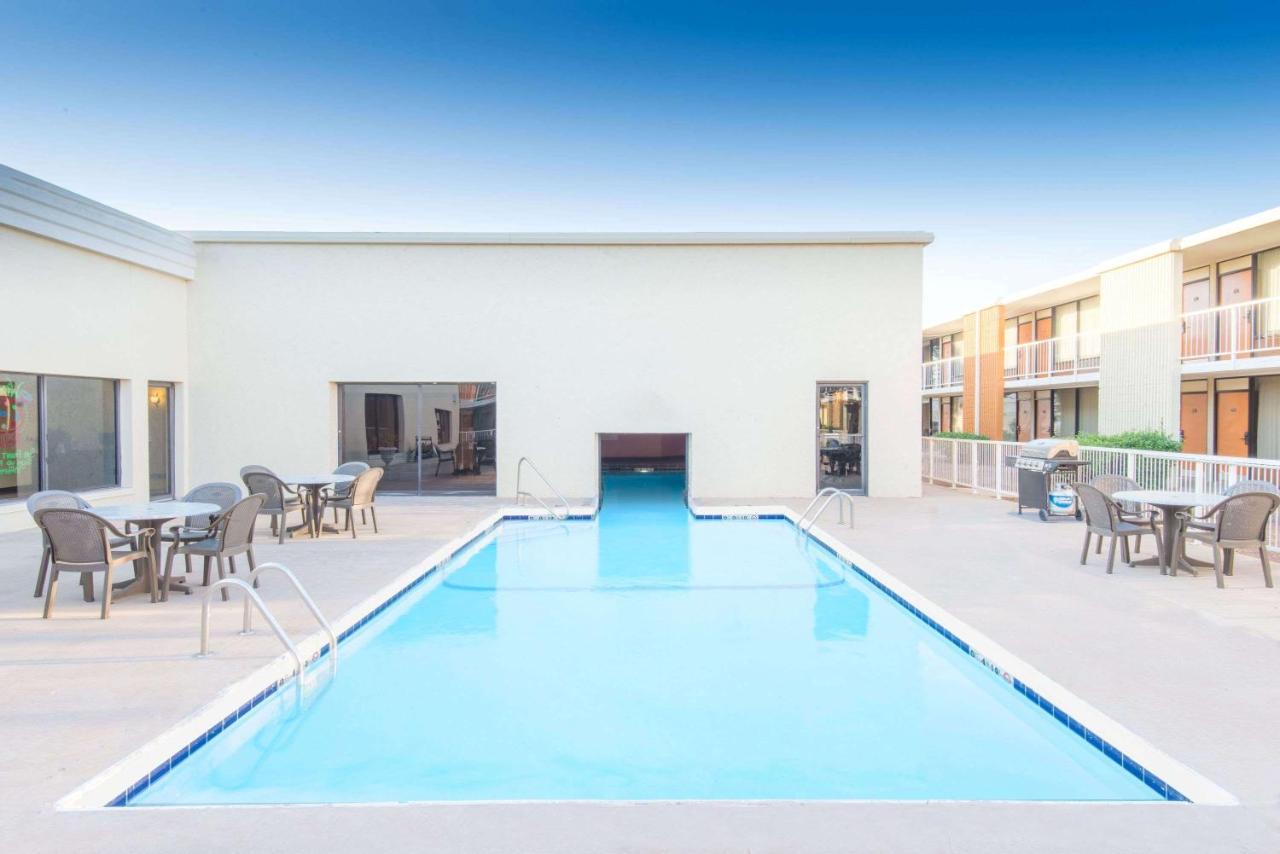 | Days Inn by Wyndham Altus