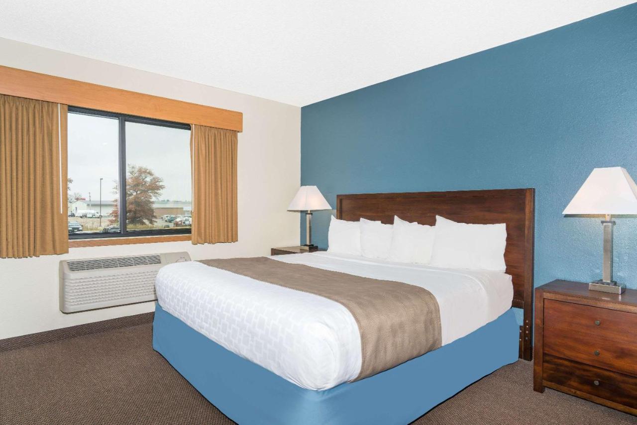  | Days Inn & Suites by Wyndham Baxter Brainerd Area