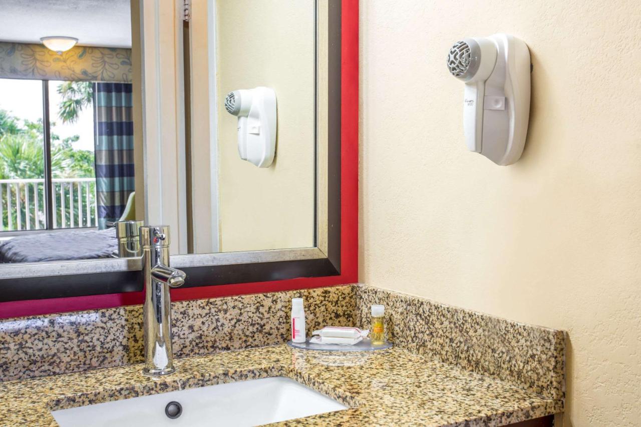 Days Inn by Wyndham Fort Lauderdale Airport Cruise Port