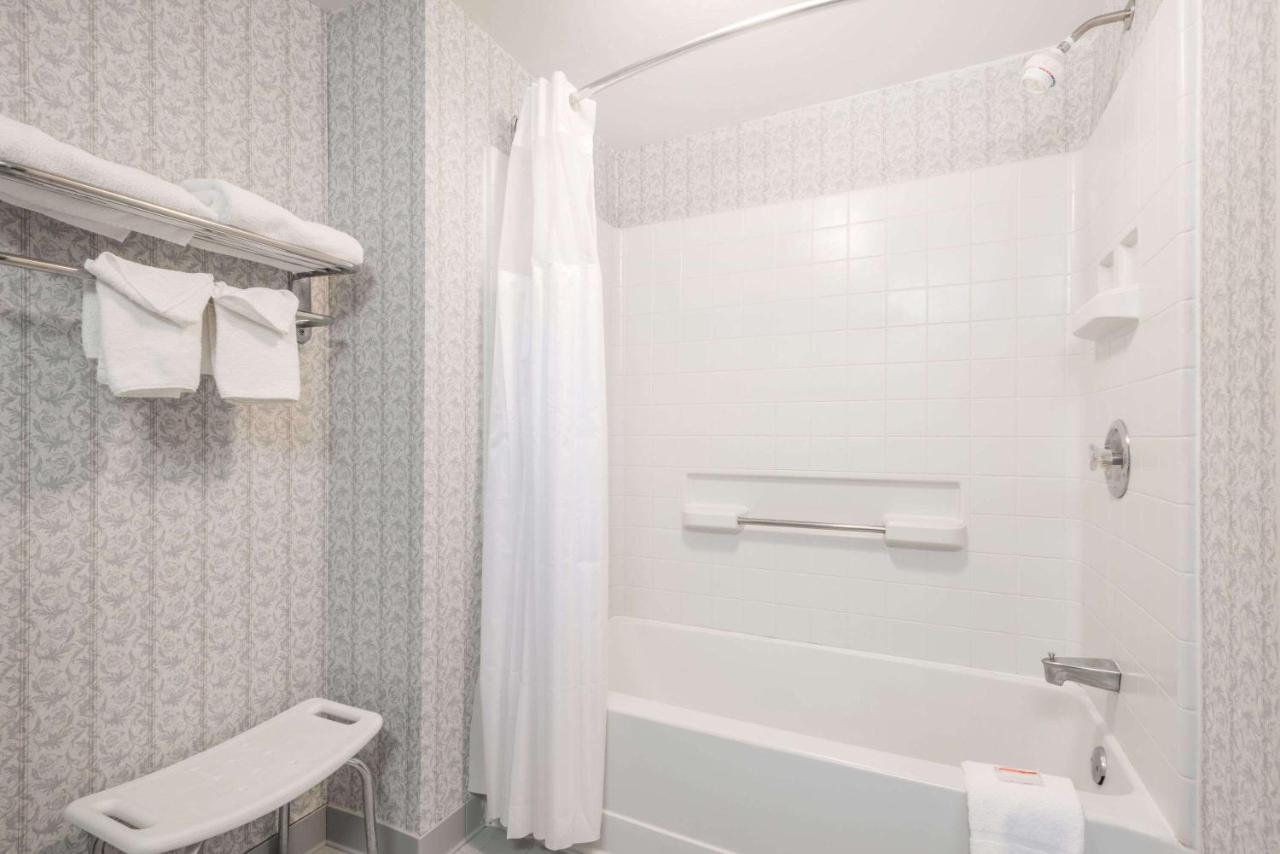  | Aderi Hotel Near Casino