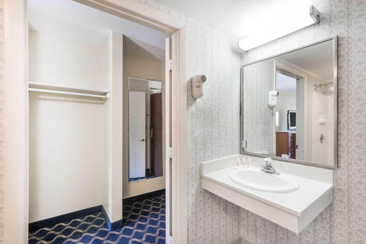  | Aderi Hotel Near Casino