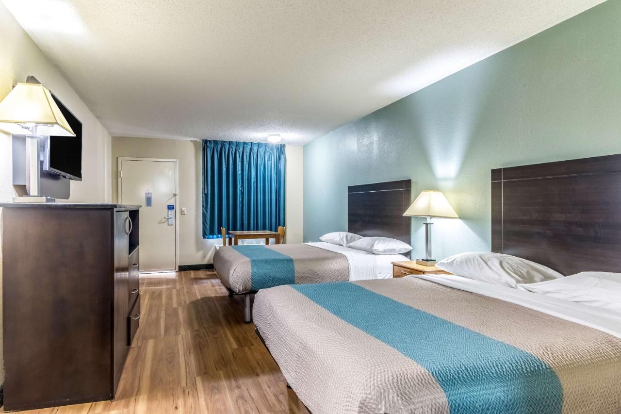 | Motel 6-Kenly, NC