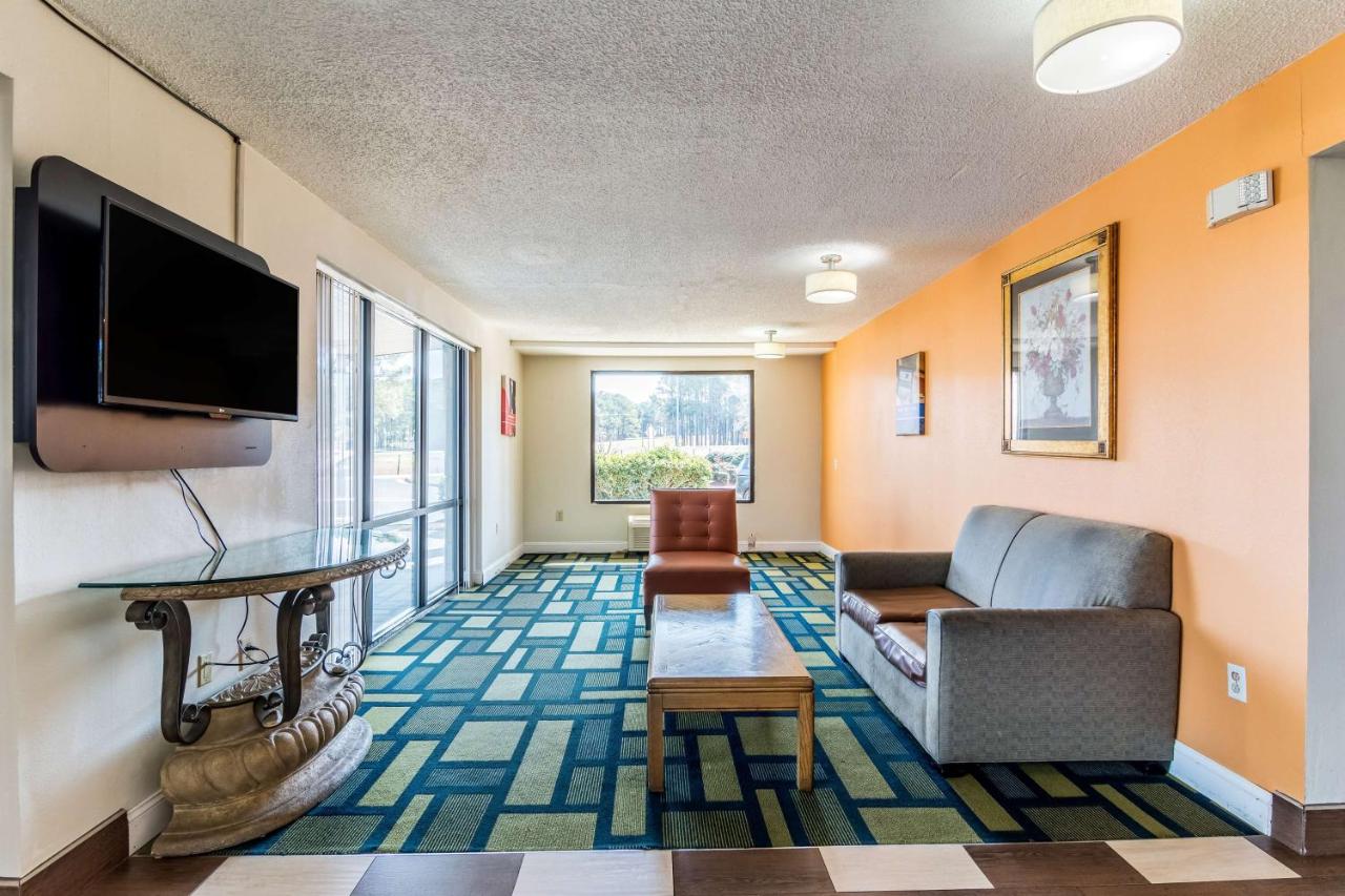| Motel 6-Kenly, NC