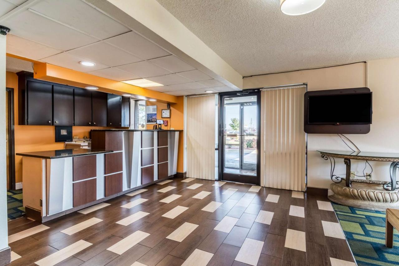 | Motel 6-Kenly, NC
