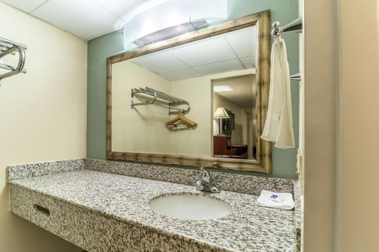  | Motel 6-Kenly, NC