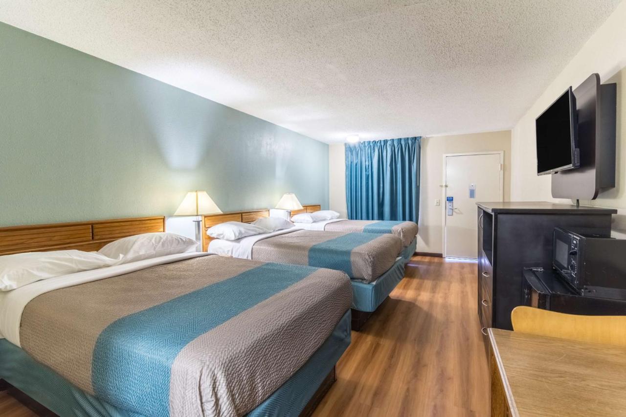 | Motel 6-Kenly, NC