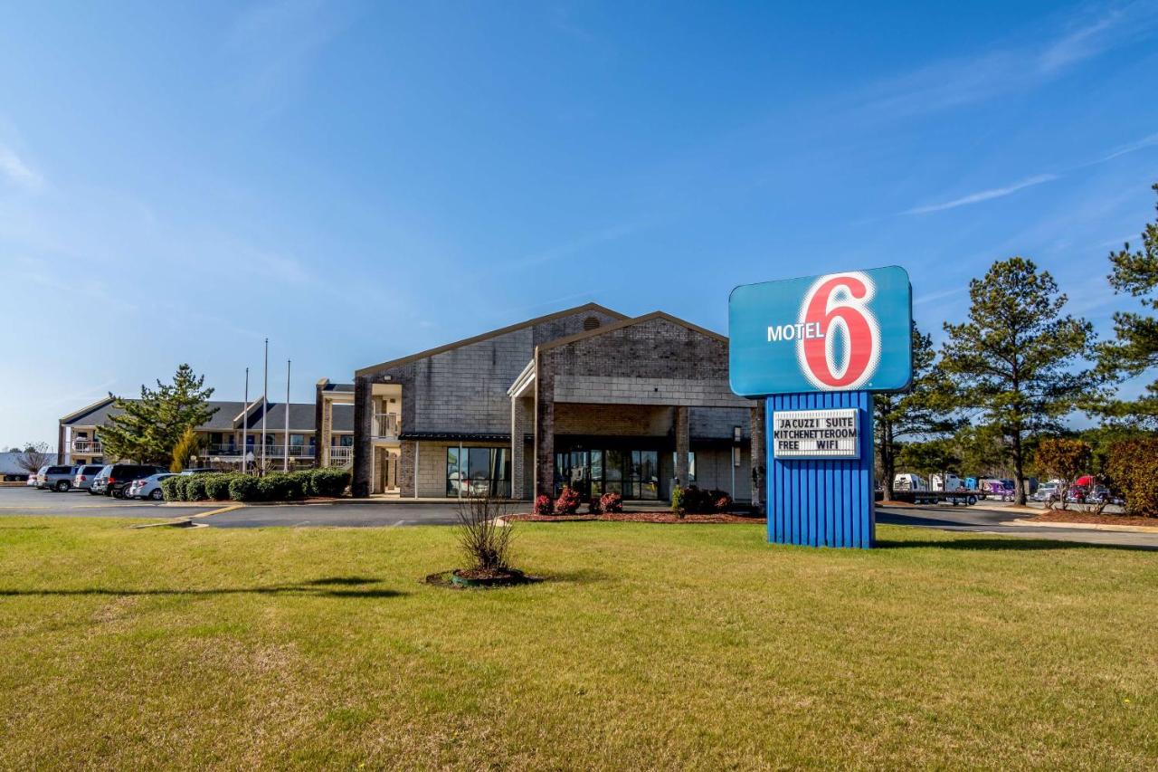 | Motel 6-Kenly, NC