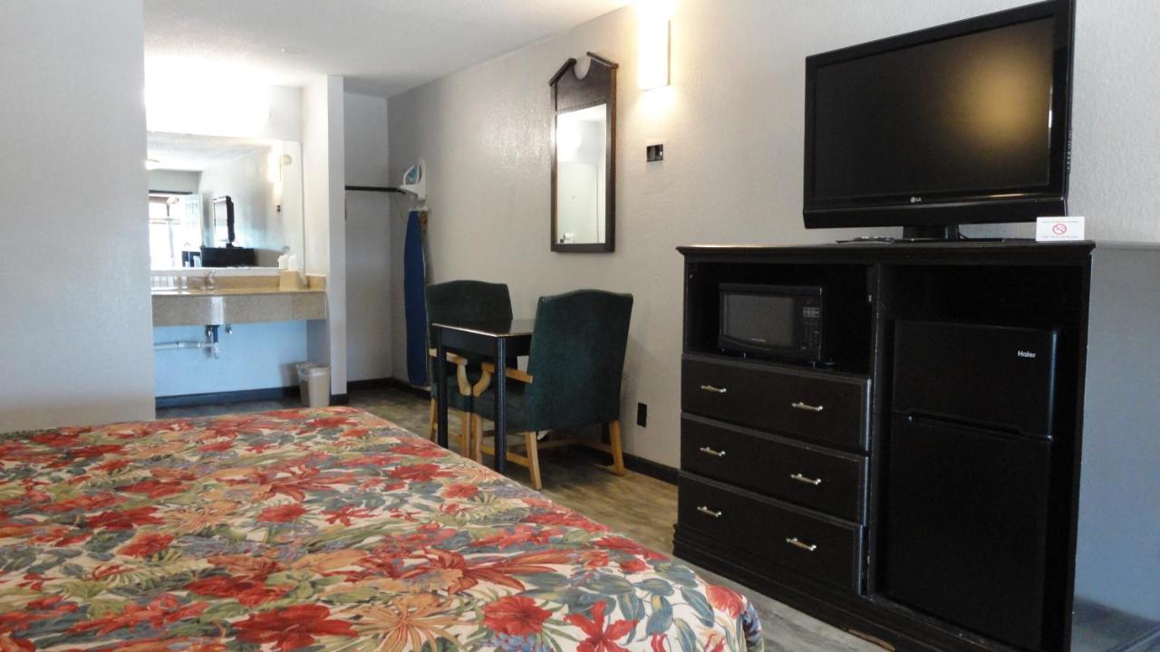 | Western Inn - Pensacola