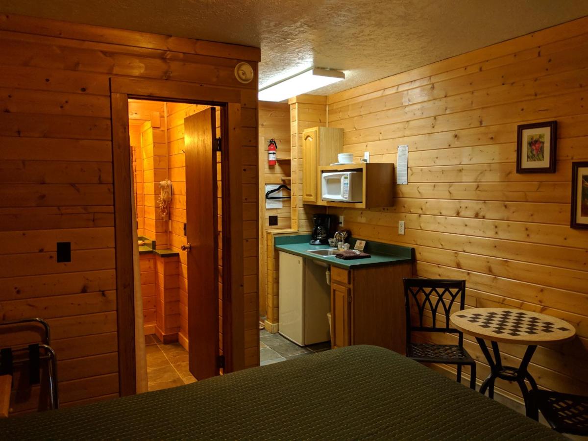 | Emerald Forest Cabins