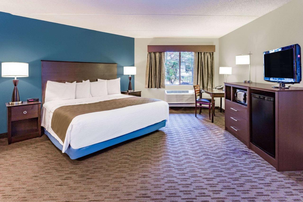  | AmericInn by Wyndham Hotel and Suites Long Lake