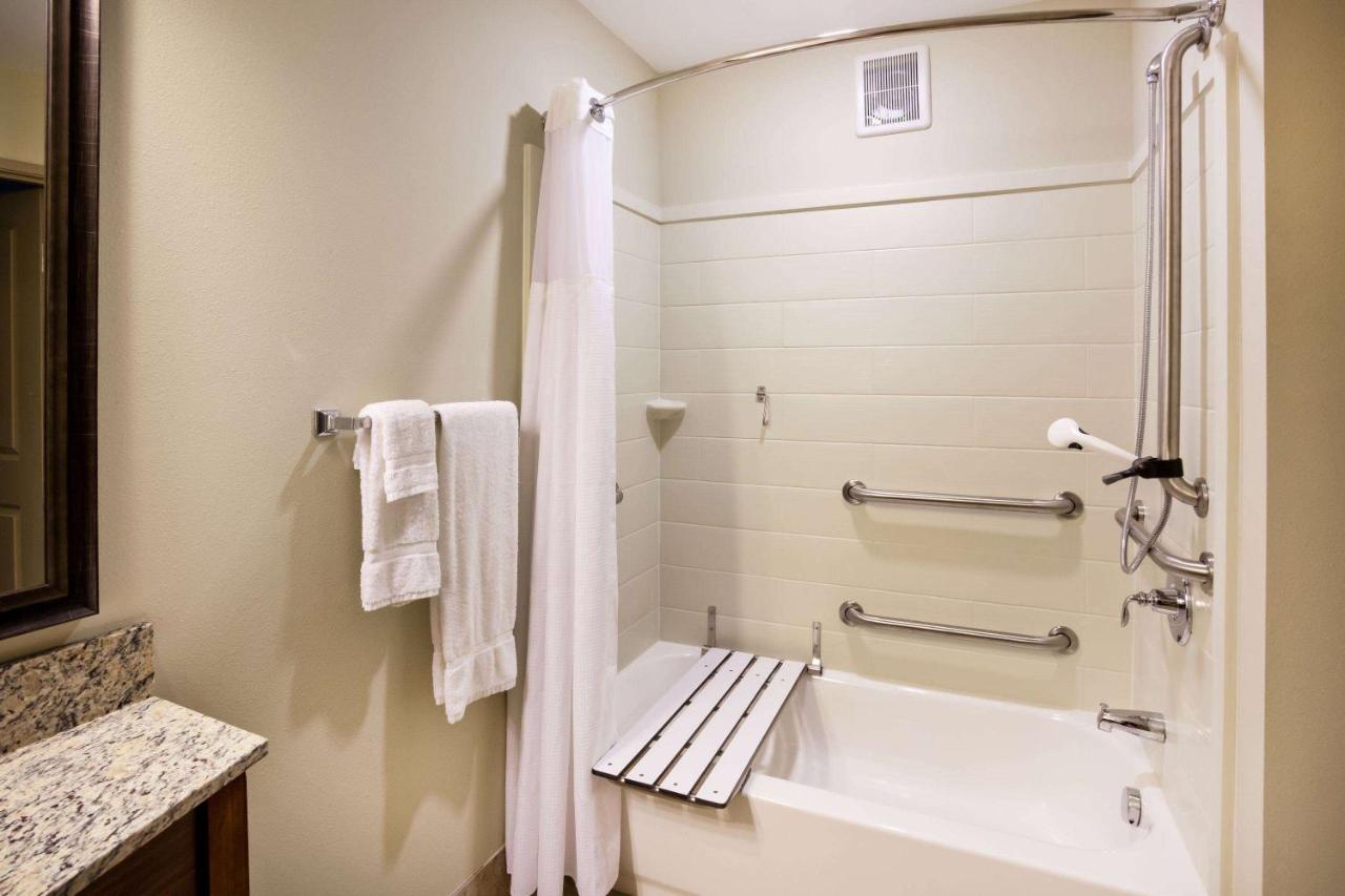 | AmericInn by Wyndham DeWitt