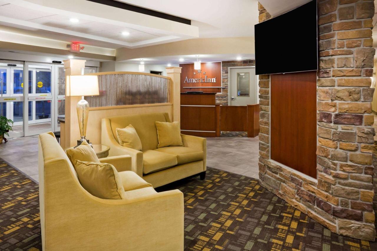 | AmericInn by Wyndham DeWitt