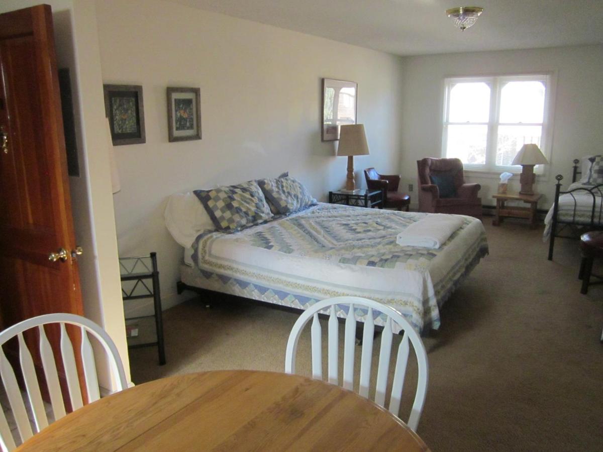 | Dodgeton Creek Inn