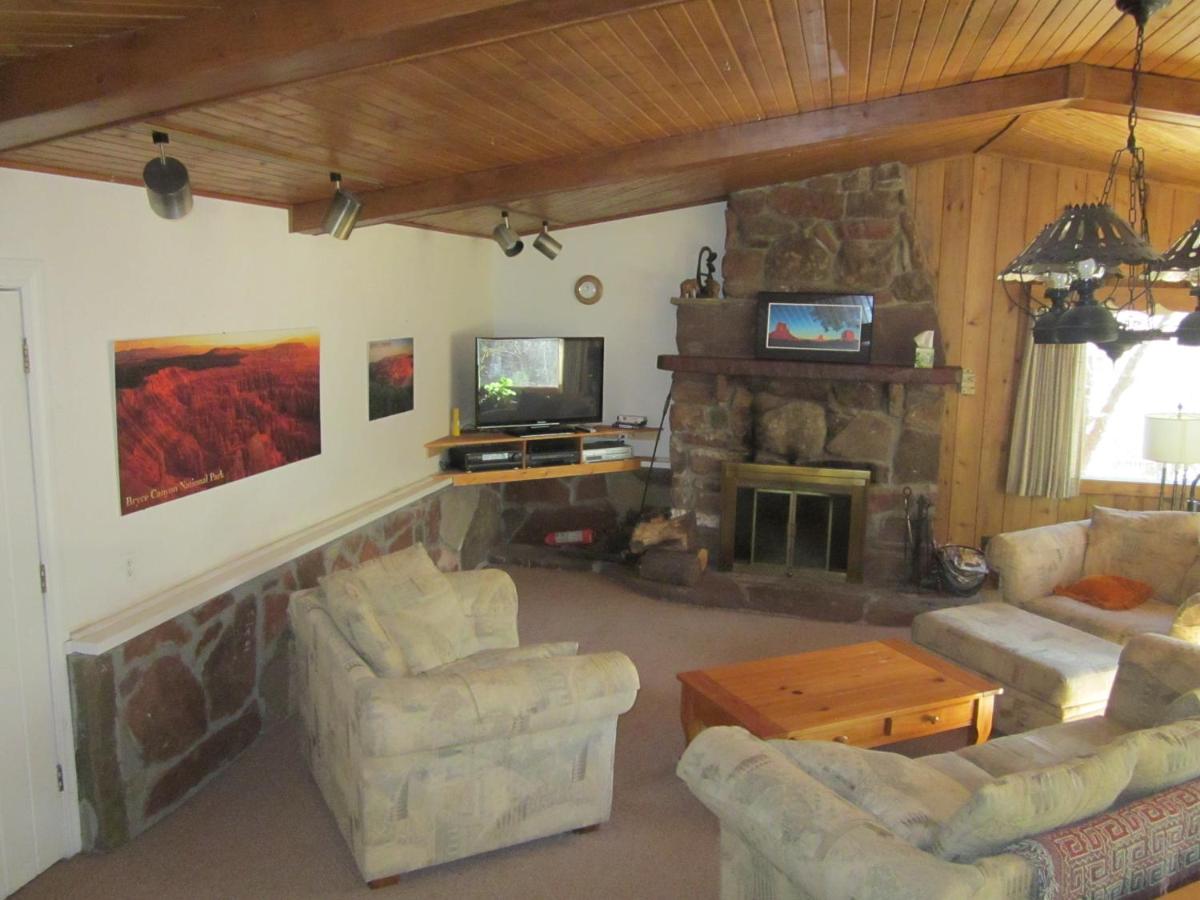 | Dodgeton Creek Inn