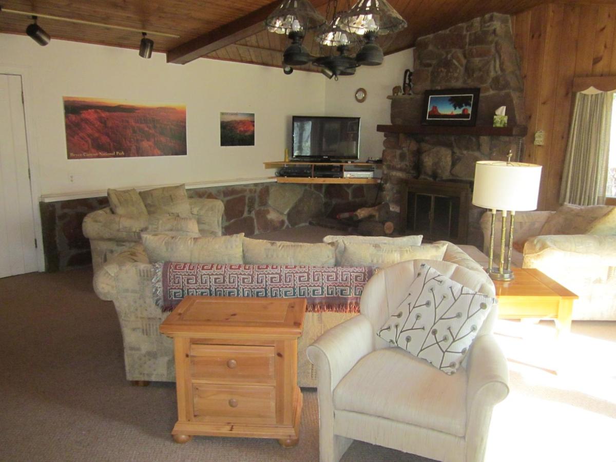 | Dodgeton Creek Inn