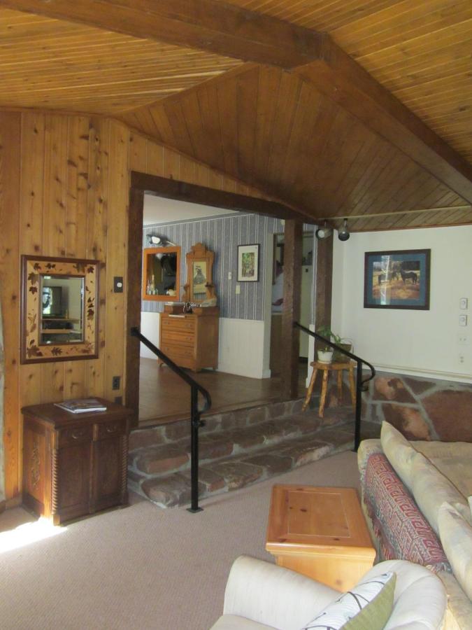 | Dodgeton Creek Inn
