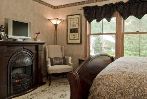 | Inn at Ellis River