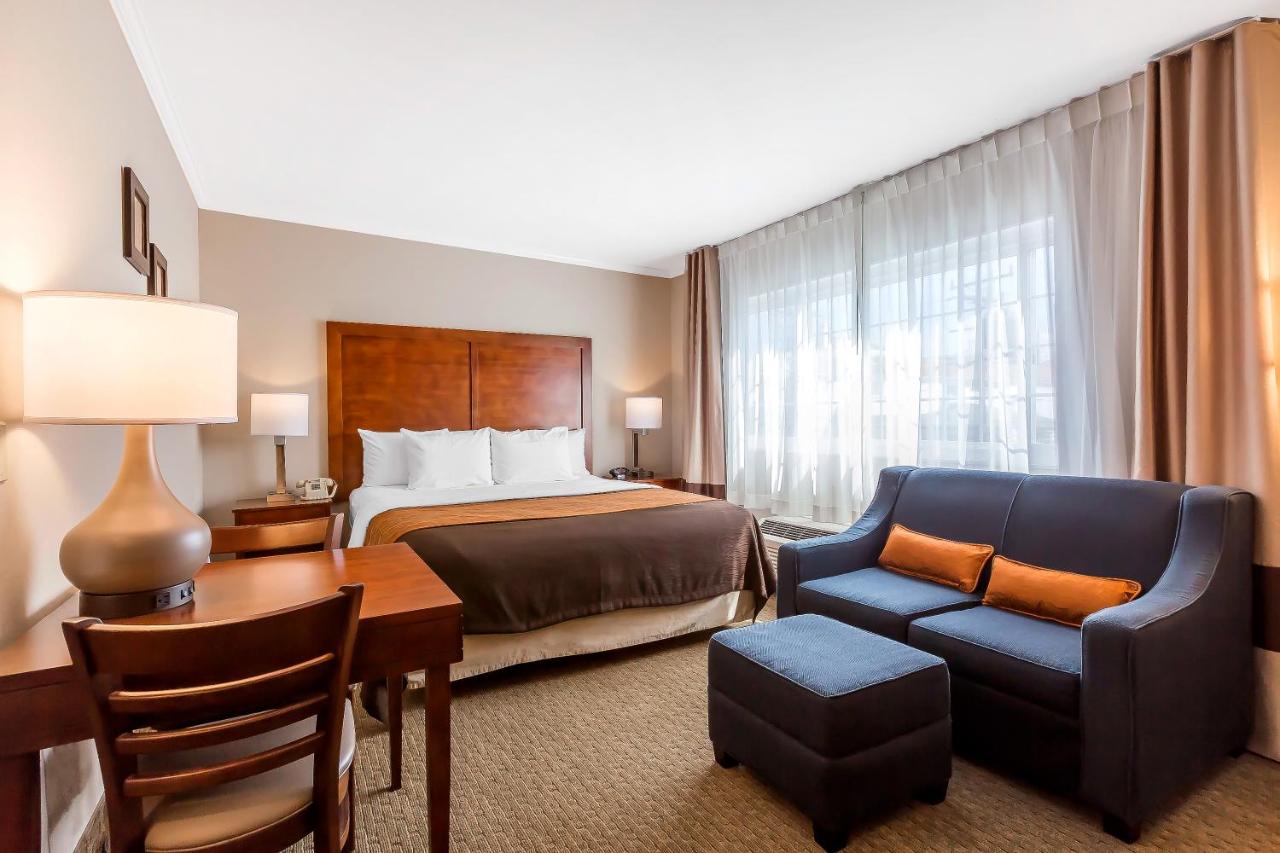 Family Room, 1 King Bed, 1 Queen Bed and Sofa Bed, Non Smoking at Comfort Inn Santa Monica - West Los Angeles