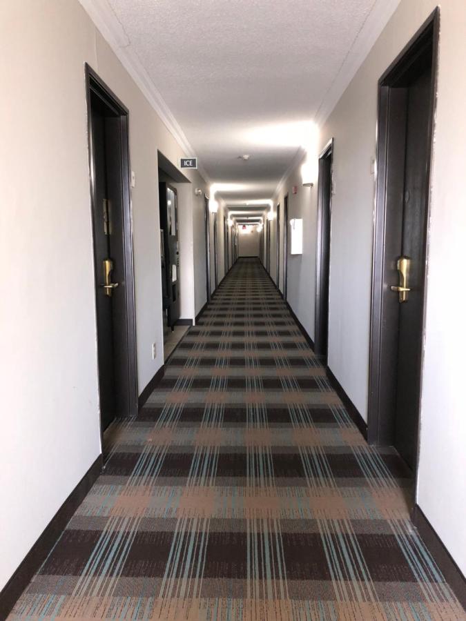 | Countryside Inn & Suites CB I80/I29.