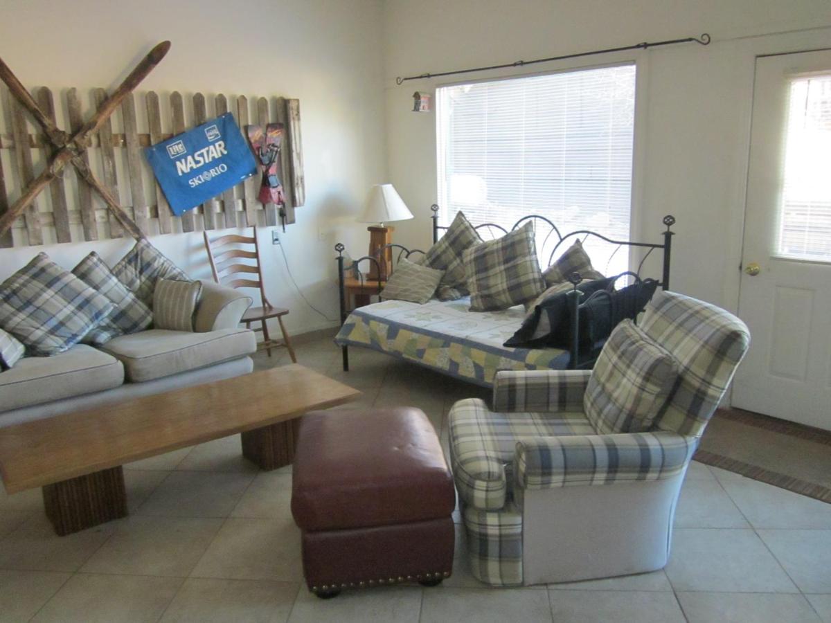 | Dodgeton Creek Inn