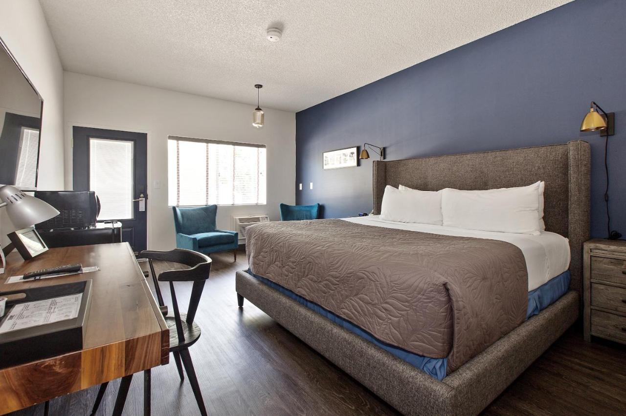 Deluxe King Suite at Sideways Inn